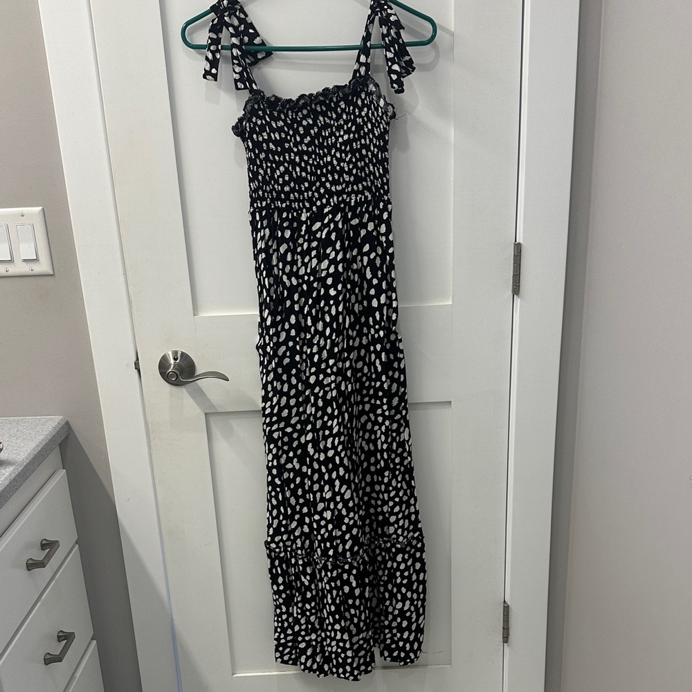Amazon Black and White Maxi Dress - Picture 2 of 4